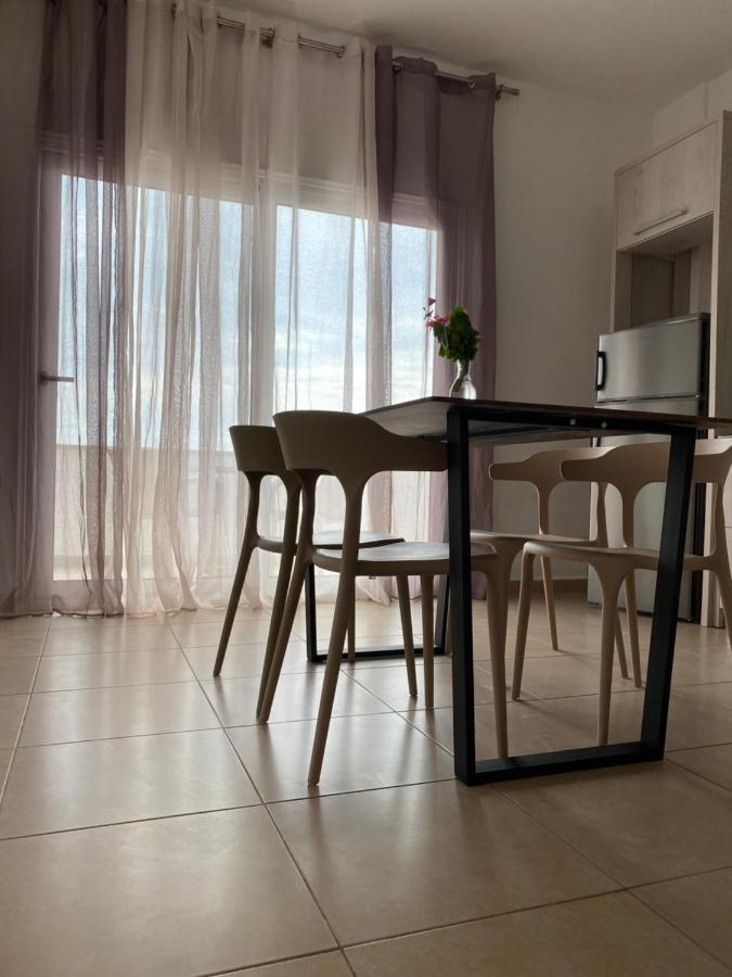 Dora'S Apartment Dhermi Luaran gambar