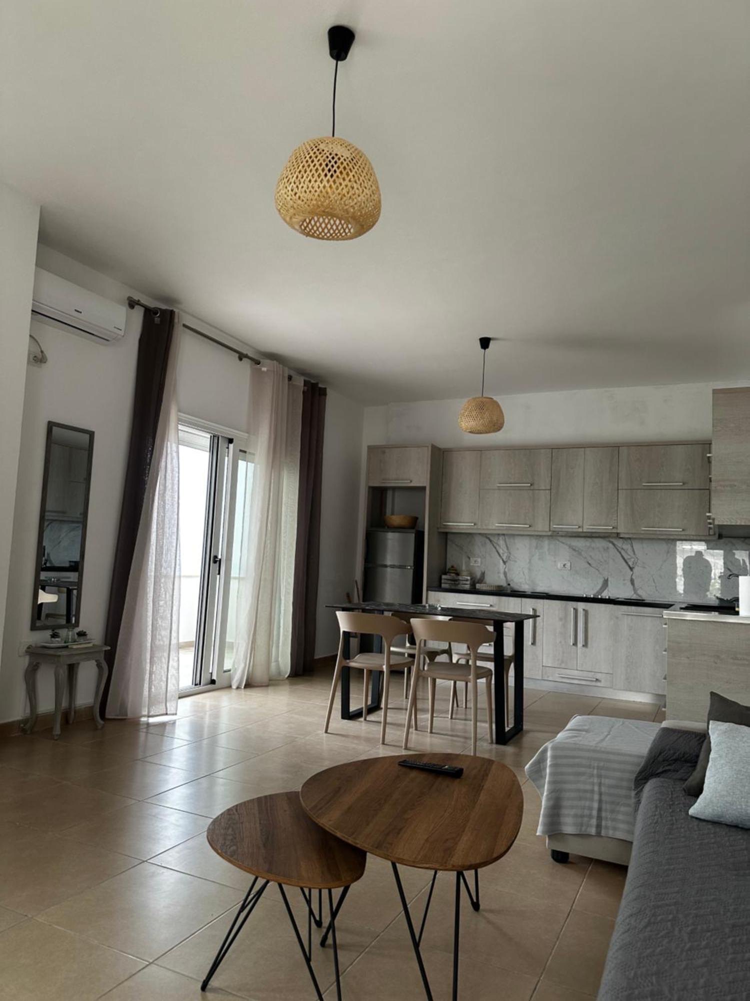 Dora'S Apartment Dhermi Luaran gambar